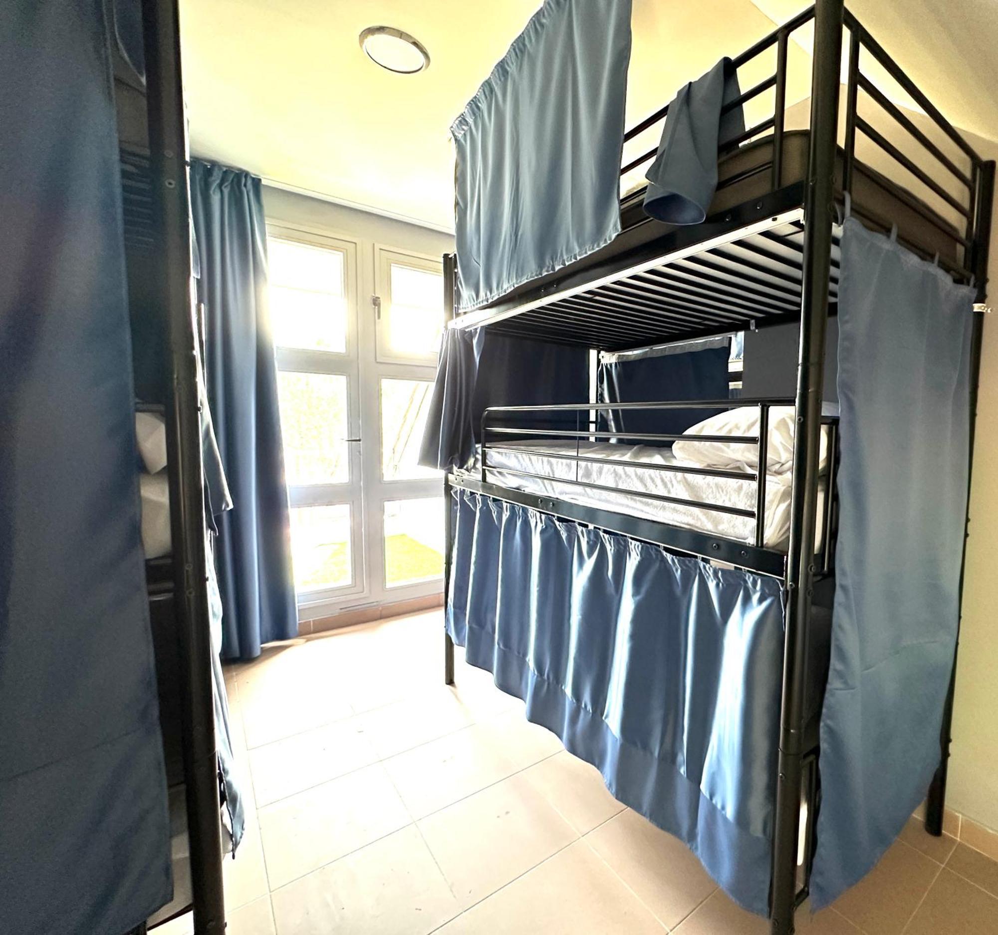 Hostal Myd Pantano Пелайос-де-ла-Преса Экстерьер фото